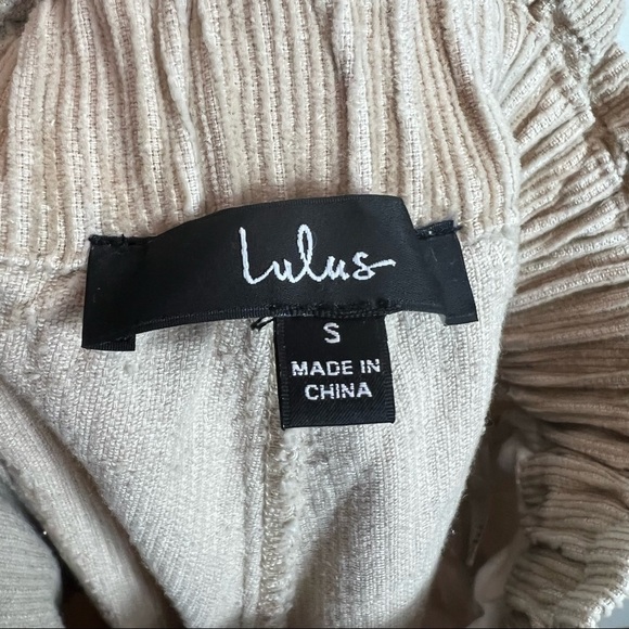 🌺LULU’s Corduroy Paperbag High-Waisted Cropped Pants Size Small🌺 - Picture 5 of 5